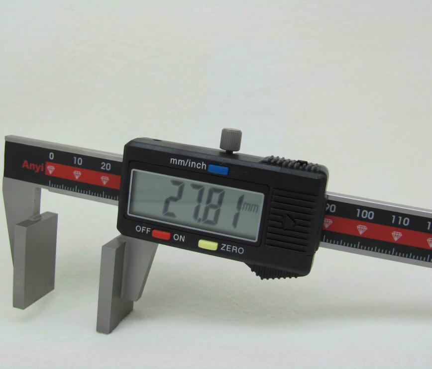 Digital calipers with broad measuring faces wirerope caliper